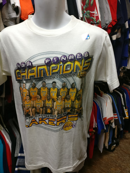 Vintage '01 LOS ANGELES LAKERS NBA Back to Back Champs T-Shirt YL – XL3  VINTAGE CLOTHING