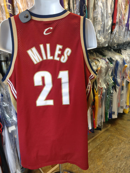 Vintage Cleveland Cavaliers Jersey // Darius Miles 21 Retro 