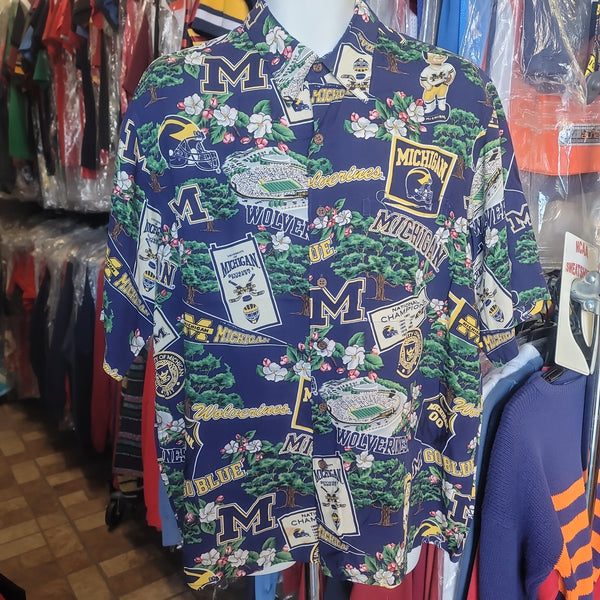 Vintage MICHIGAN WOLVERINES NCAA Reyn Spooner Rayon Hawaiian Shirt L