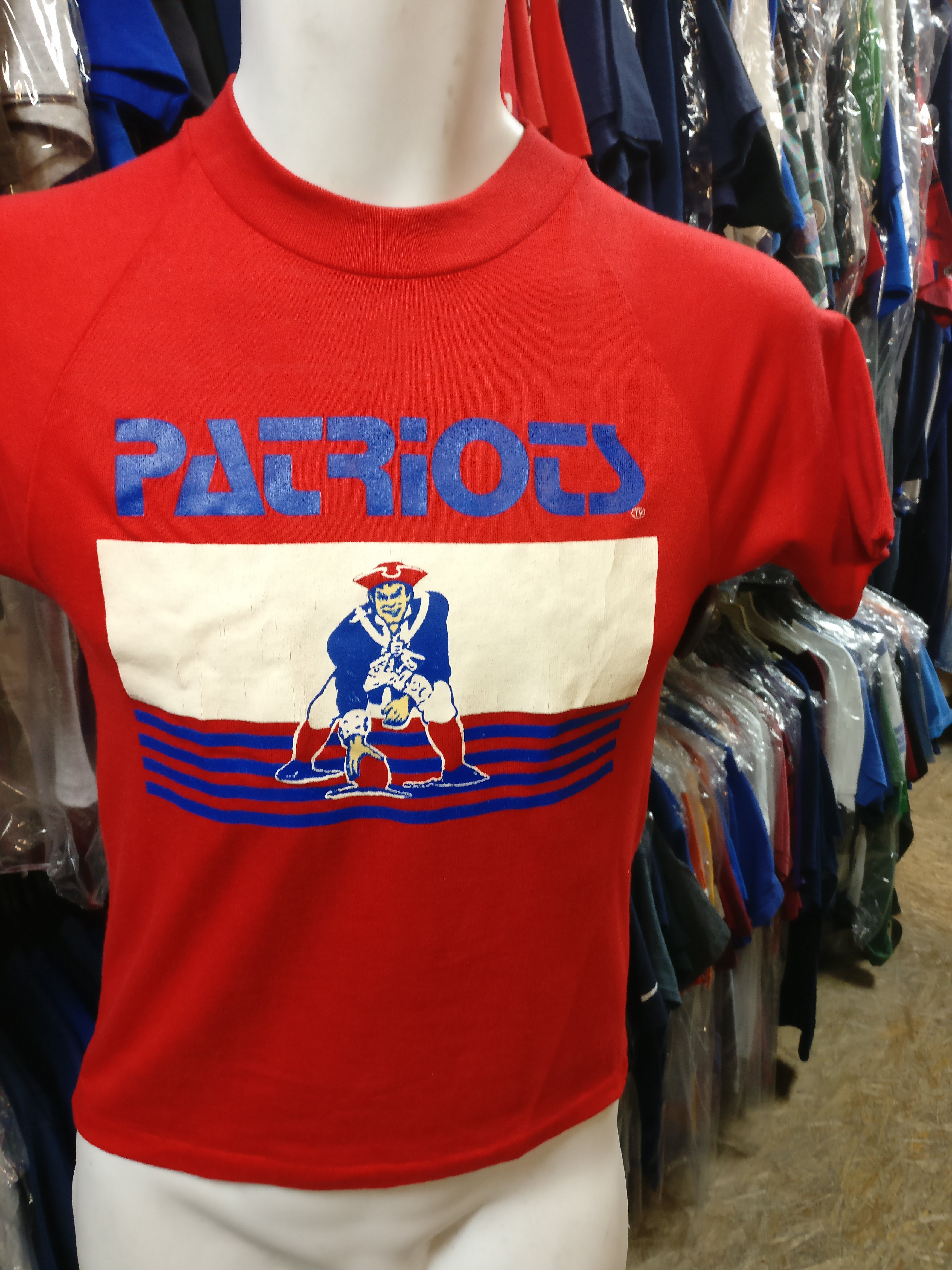 Vintage 80s NEW ENGLAND PATRIOTS NFL Garan T-Shirt YM