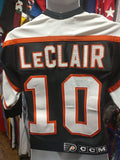 Vintage #10 JOHN LeCLAIR Philadelphia Flyers NHL CCM Jersey YS/YM